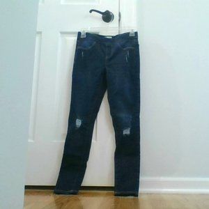 BRAND NEW Dark wash distressed jeans